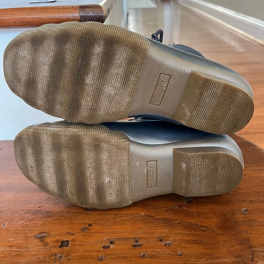 Sperry Kids Metallic Blue Duck Boots, size 5, like new